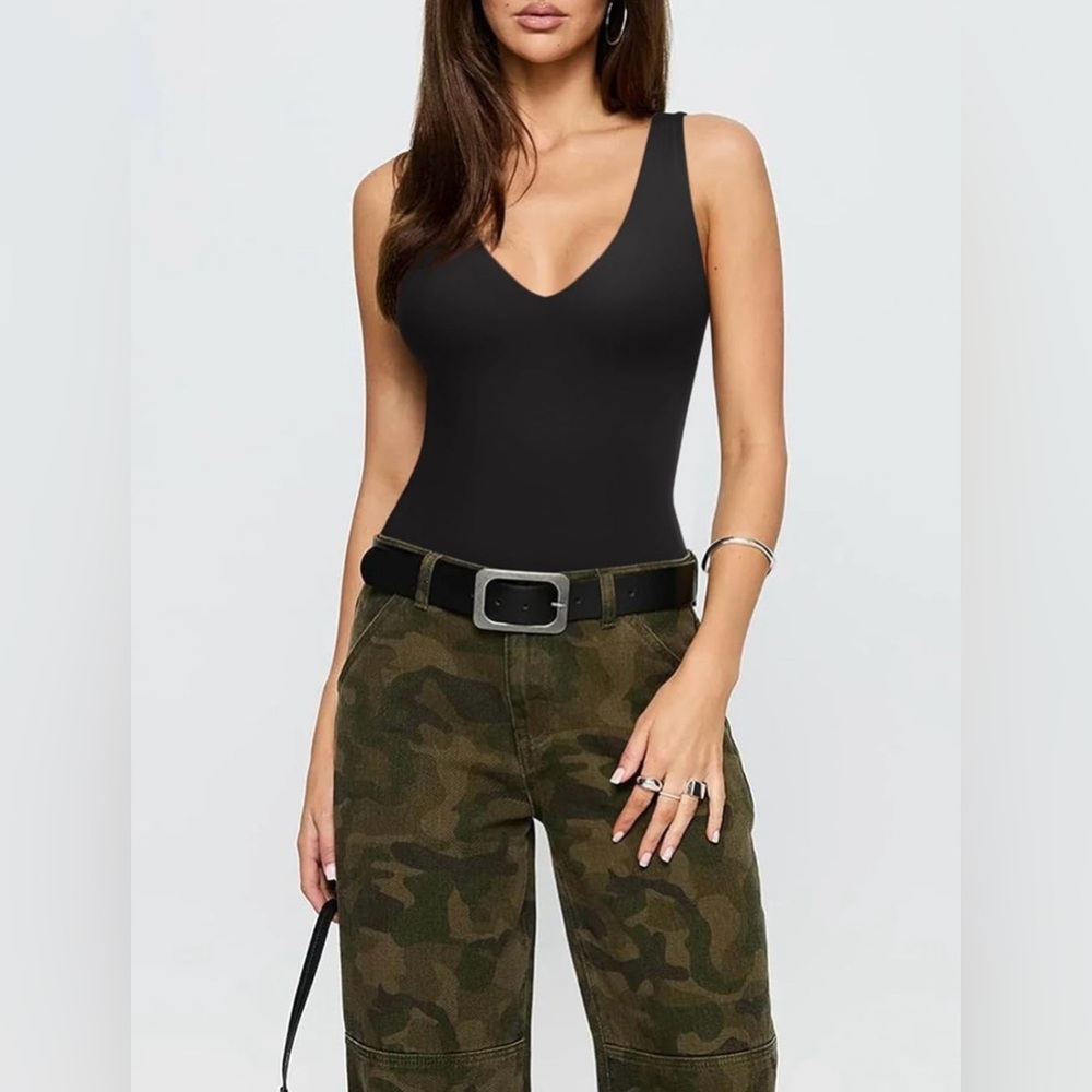 ReoRia Black V-Neck Bodysuit